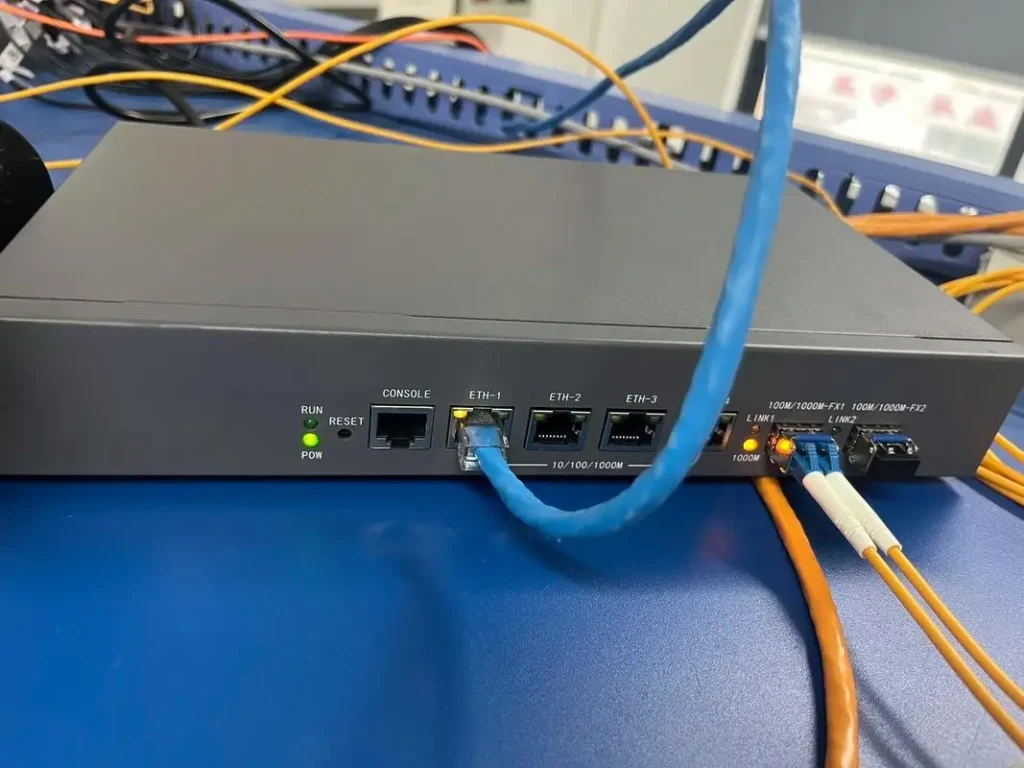 Installation eines optischen Netzwerks (ONU)