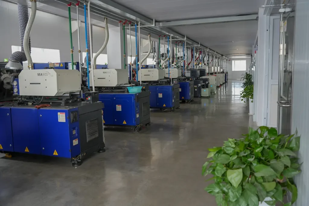 Atelier de machines d'injection de composants Yingfeng-MPO